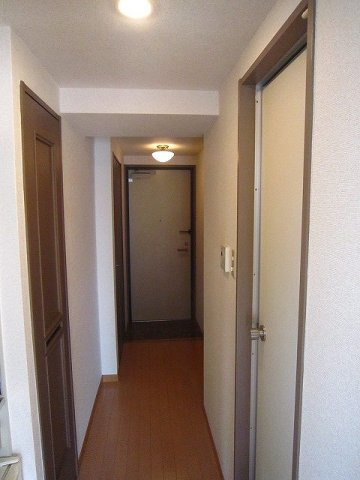 ライオンズプラザ白山の玄関