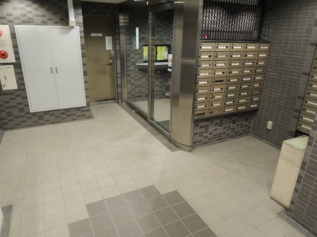 ライオンズプラザ白山のロビー