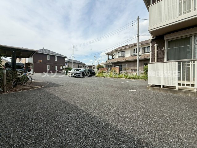 MKKガーデンⅠの駐車場