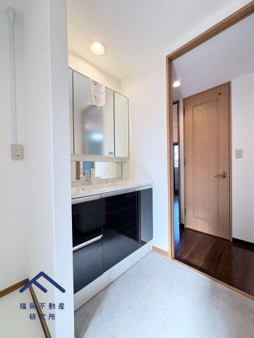 サンリヤン博多南Ⅲの独立洗面台