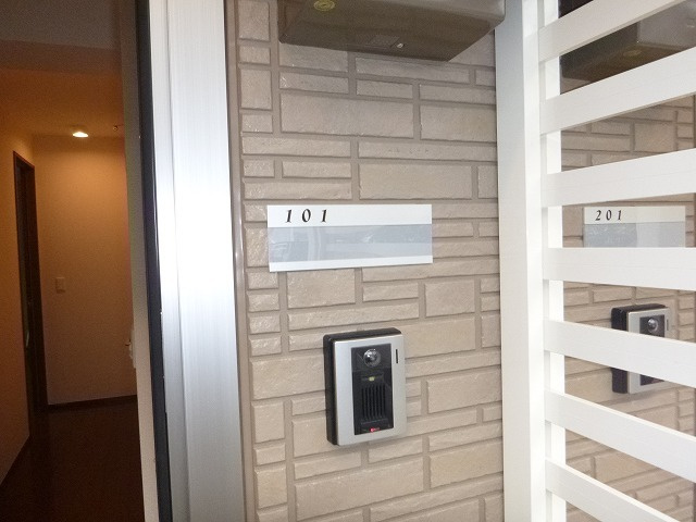 サンウッドEの玄関