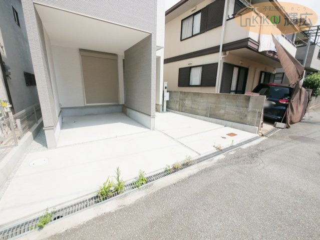 明石市二見町東二見　未入居戸建の駐車場