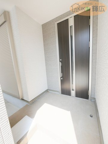 明石市二見町東二見　未入居戸建の玄関