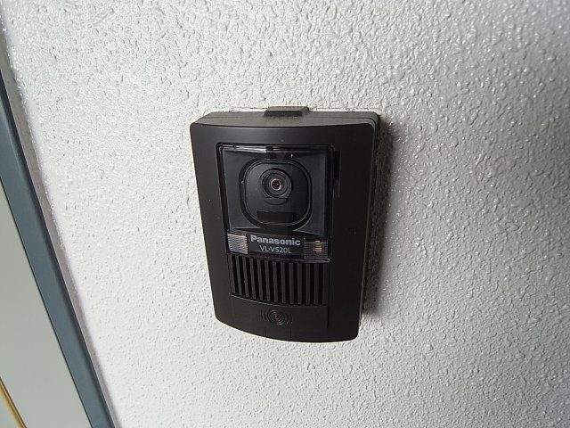 ロイヤルハイツ木戸のセキュリティ|カメラ付インターフォンで安心