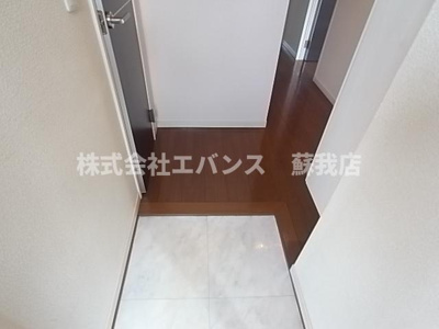 【玄関】 | リヴェール星久喜 | シンプルで使いやすい玄関です