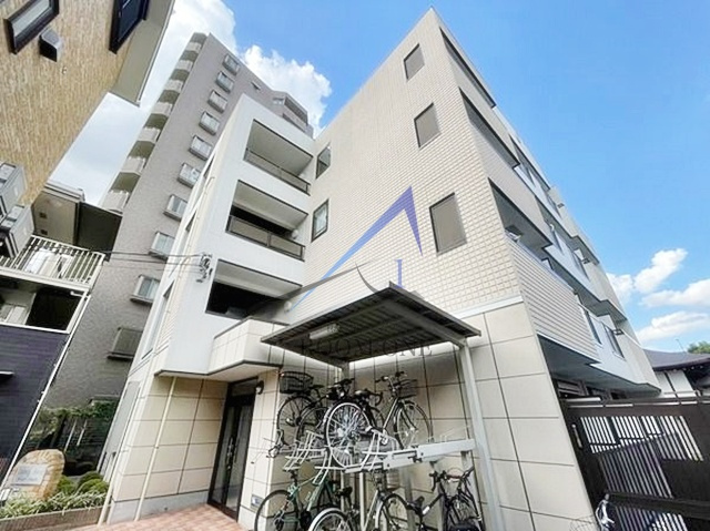 カームリー　フォレスト