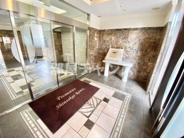 プレサンス新栄リミックスのエントランス