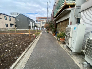 【前面道路含む現地写真】