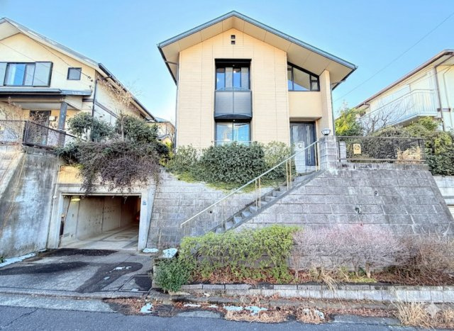 南区永田台　中古戸建ての外観|◆一戸建てを中心とした街並みが整然と続き、周辺は高い建物が建っていないので、緑の多い閑静な趣を感じる環境です。街並みや周辺環境も重要なポイントです！！
