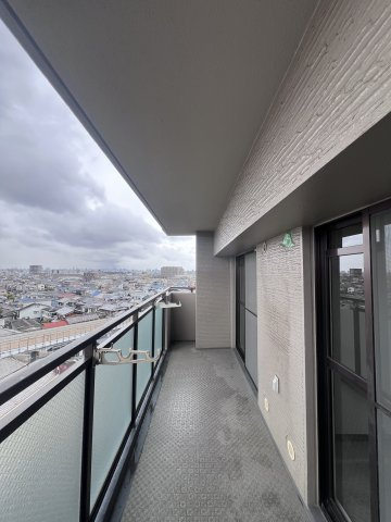 ファミールハイツ八尾　B棟のバルコニー