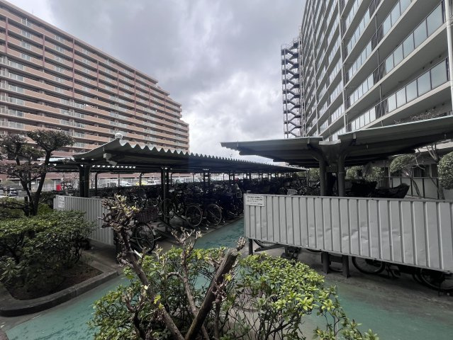 ファミールハイツ八尾　B棟の駐輪場