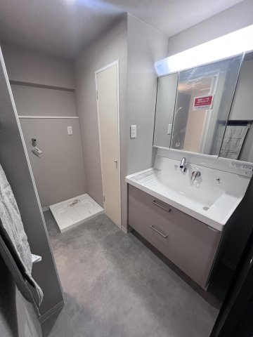 ファミールハイツ八尾　B棟の洗面所