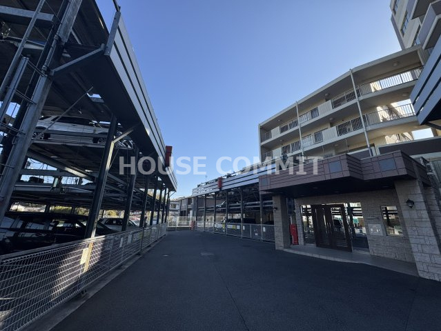 サンクレイドル佐倉の駐車場