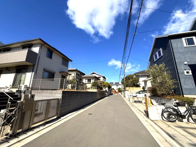 4LDK＋WIC＋SIC＋PANTRY  前面道路5mの周辺|閑静な住宅街