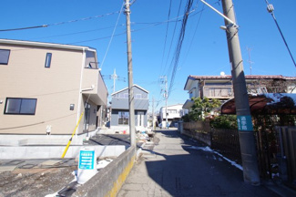 【前面道路含む現地写真】