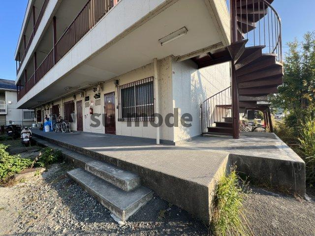 森田マンションＢ棟のエントランス