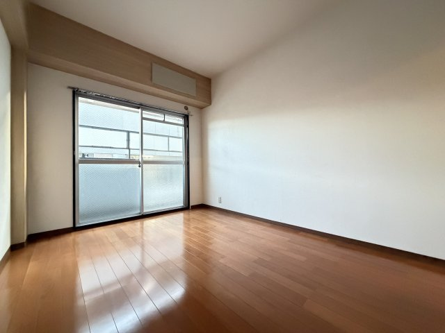 森川マンションの寝室