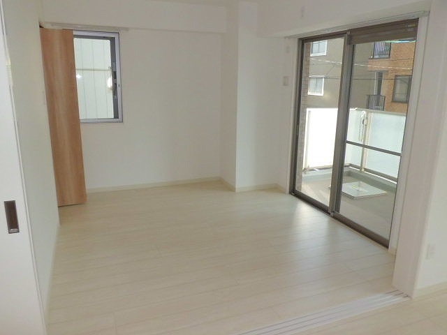 SERENA　MARUNOUCHIの居間・リビング