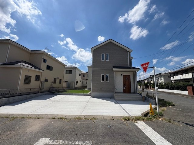 玉村町南玉（全2棟）B号棟の前面道路含む現地写真
