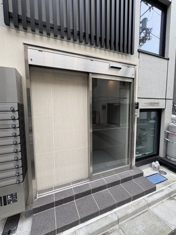 【エントランス】