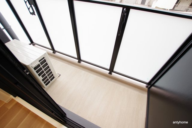 エステムコート心斎橋セントラル　仲介手数料無料のバルコニー