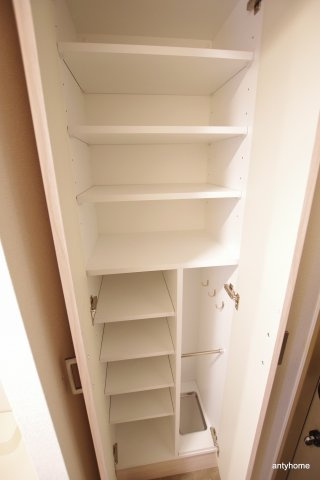 エステムコート心斎橋セントラル　仲介手数料無料の収納