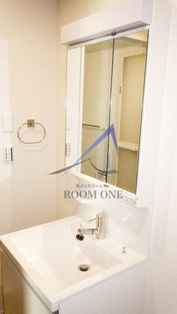 ソラーナ新宿の洗面所|独立洗面台です。