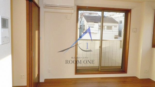 ソラーナ新宿の居間・リビング|洋室のお部屋です。