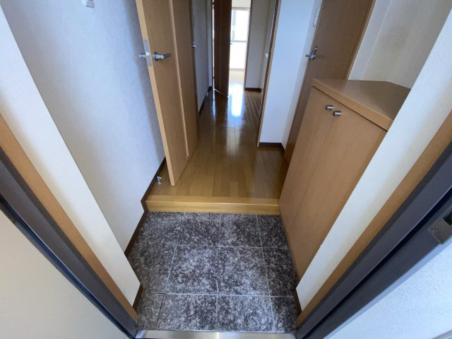 フロイデ姫路の玄関