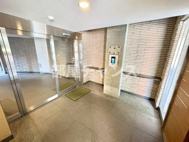 メゾン・ド・オーキッドのエントランス