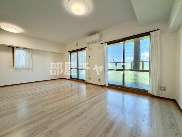 メゾン・ド・オーキッドの居間・リビング