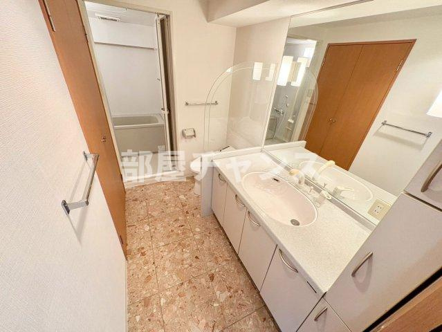 メゾン・ド・オーキッドの独立洗面台