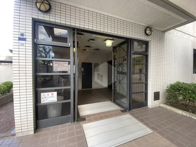 エクシードハイツKANNOのエントランス