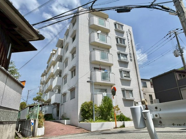 エメラルドマンション北平野の外観