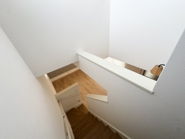 ポーラス施工の駅すぐ6分の築浅で新生活♪久喜市栗橋北の内装|明るい色調の室内です