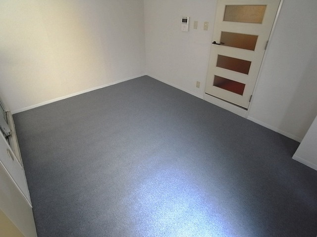 ニューブ神戸の居間・リビング