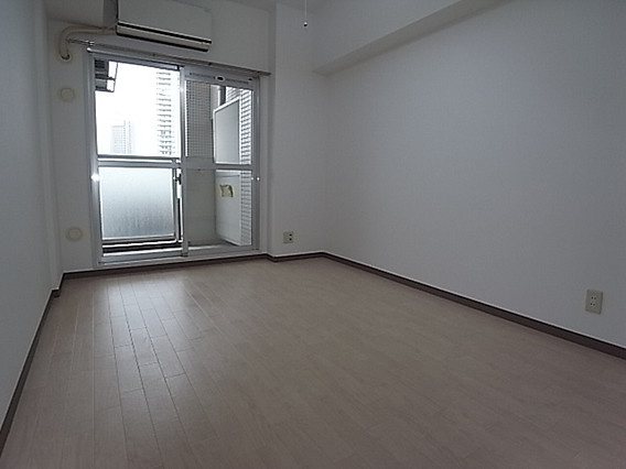 ニューブ神戸の居間・リビング