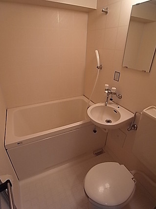 ニューブ神戸の浴室