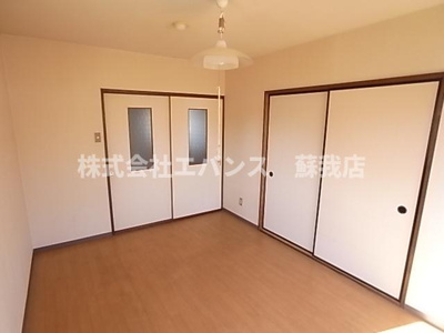 【寝室】 | ドリームハイツⅡ | 落ち着いた色調の寝室です