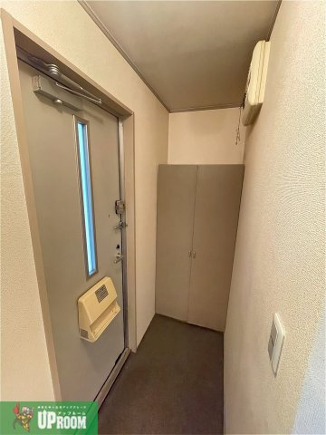 ハイツすみれの玄関