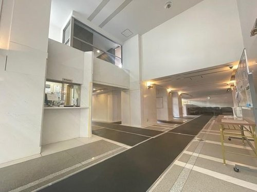 夙川グランドハイツのエントランス