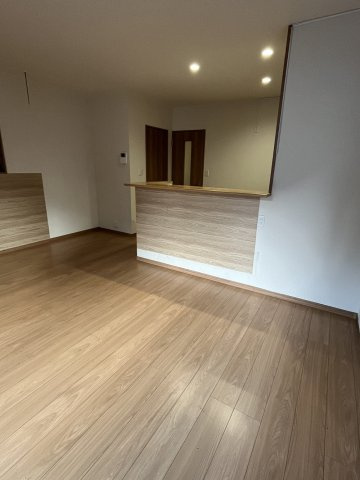 横川2丁目貸戸建ての居間・リビング