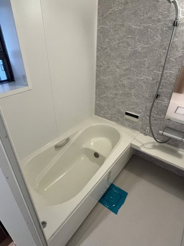 横川2丁目貸戸建ての浴室