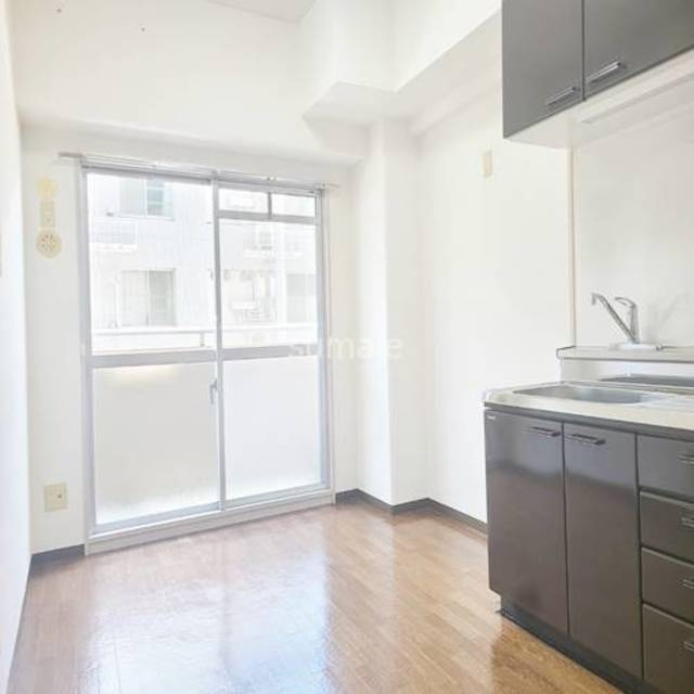 クローネ川口の居間・リビング|使いやすい広さのDKです☆