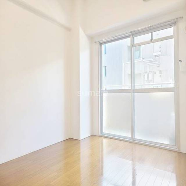 クローネ川口の洋室|6帖の居室です☆