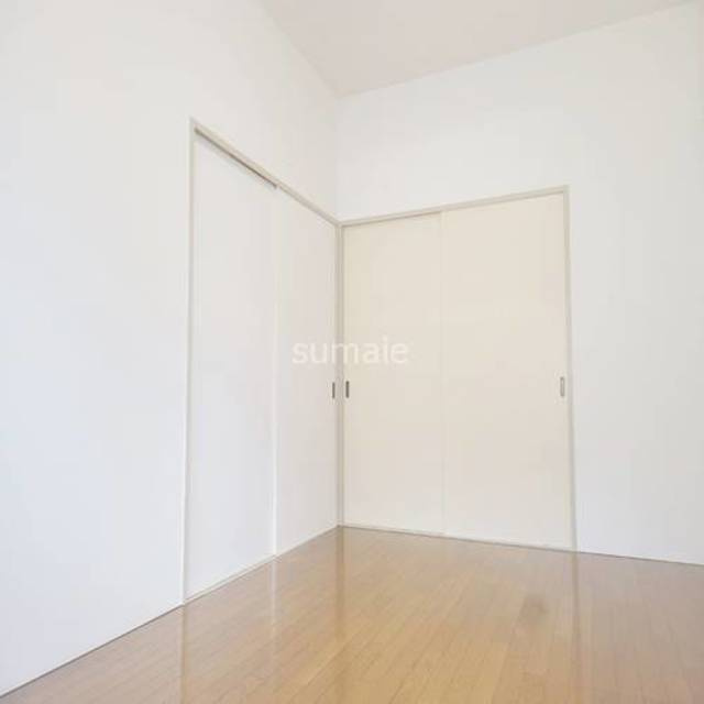 クローネ川口の洋室|6帖の居室です☆