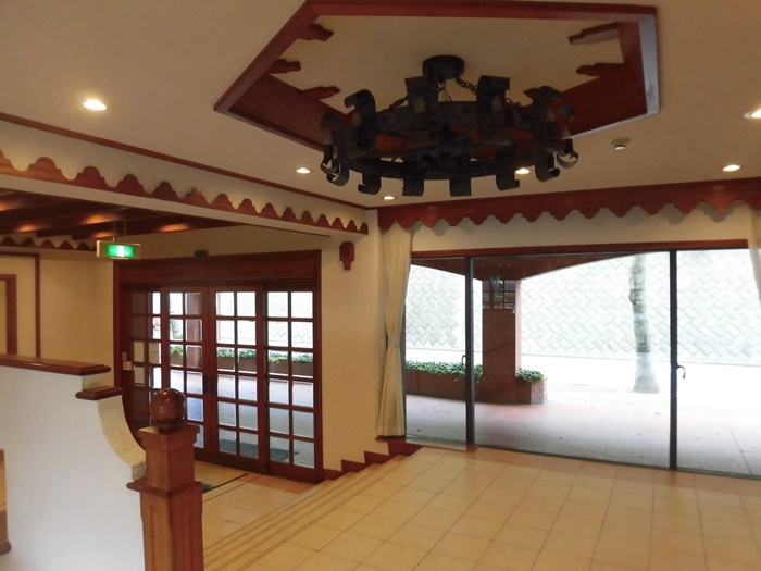 海まで1分！逗子マリーナ6号棟　5階　リノベーションのエントランス