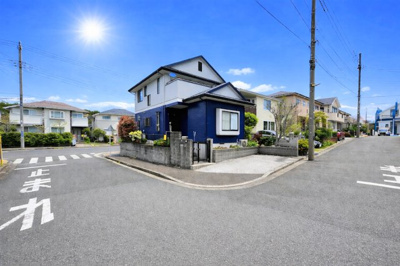 【外観】 | 東山田中古住宅 | ◆一戸建てを中心とした街並みが整然と続き、周辺は高い建物が建っていないので、緑の多い閑静な趣を感じる環境です。街並みや周辺環境も重要なポイントです！！