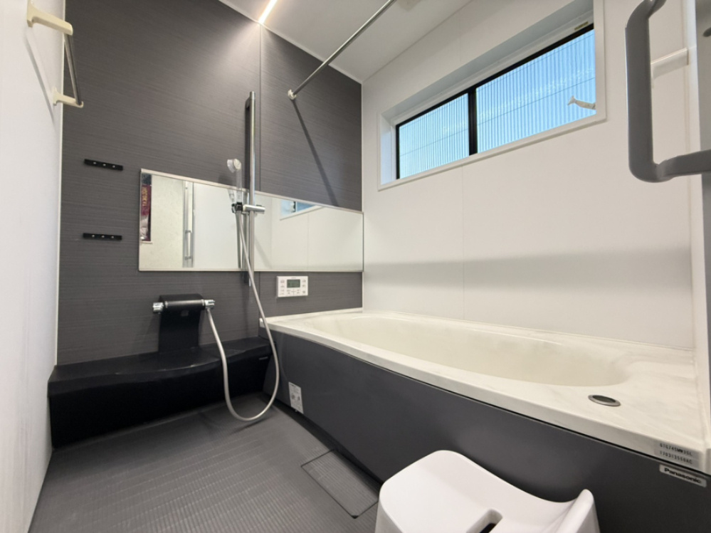 伊川谷町有瀬戸建の浴室