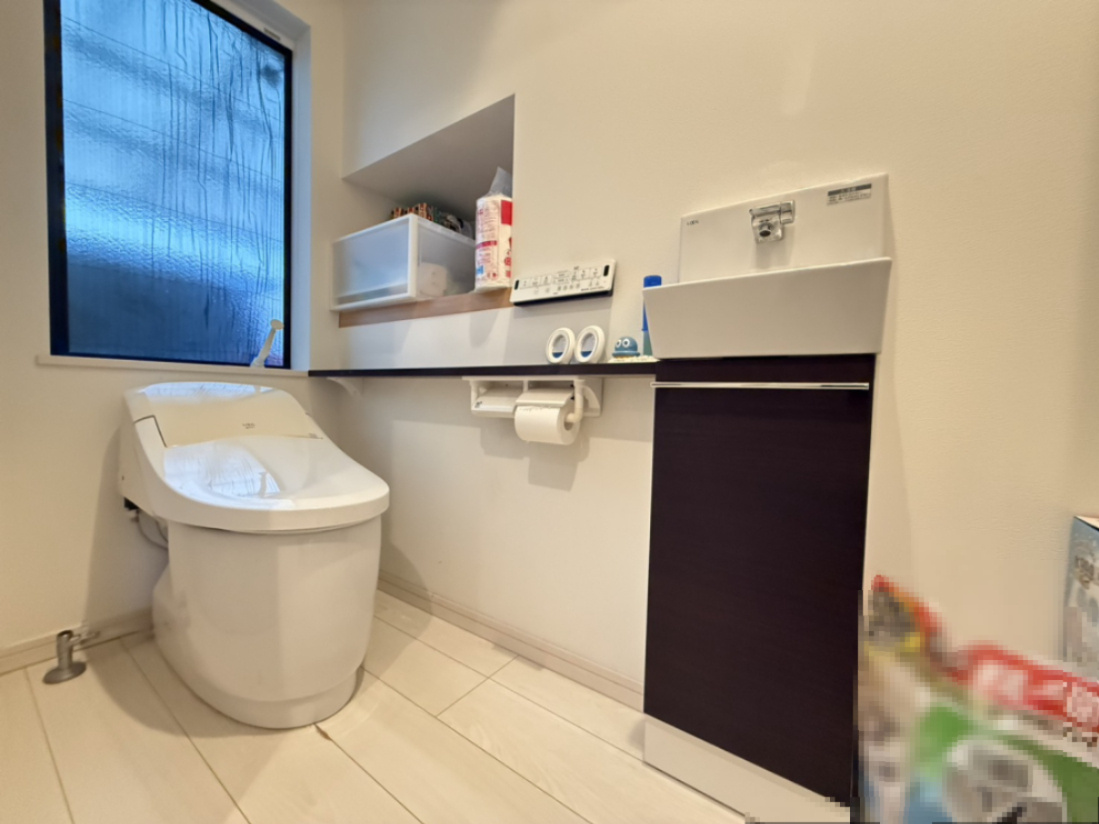 伊川谷町有瀬戸建のトイレ